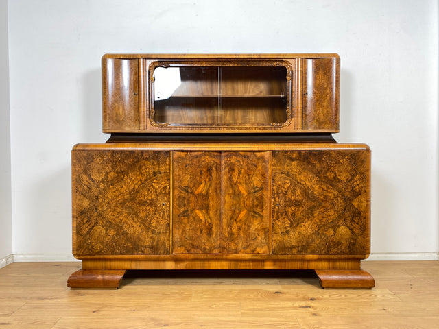 WMK Imposante und gut erhaltene antike Anrichte aus massivem Holz in edlem Wurzelholz Furnier und reichverziert bei Hand # Büfett Buffet Schrank Küche Küchenanrichte Geschirrschrank Art Deco Vintage