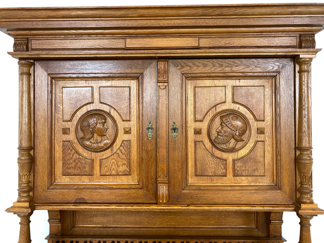 WMK Imposanter & gut erhaltener Gründerzeit Buffettschrank aus massivem Eichenholz, mit Messinggriffen und reichverziert in Handarbeit # Anrichte Buffet Schrank Highboard Antik Historismus Vintage