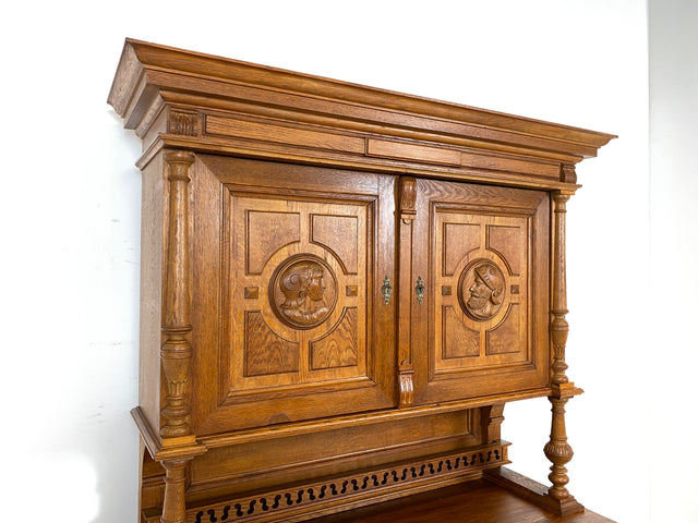 WMK Imposanter & gut erhaltener Gründerzeit Buffettschrank aus massivem Eichenholz, mit Messinggriffen und reichverziert in Handarbeit # Anrichte Buffet Schrank Highboard Antik Historismus Vintage