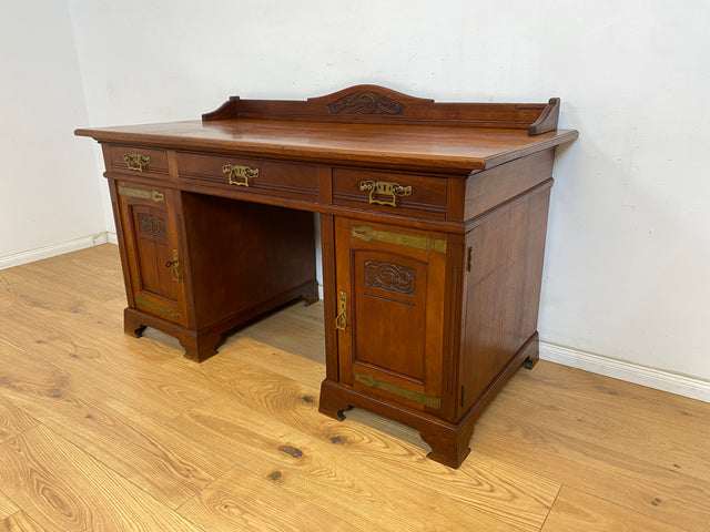 WMK Hochwertiger und gut erhaltener Vintage Schreibtisch aus vollem Holz im englischen Stil mit mit wunderschönen Messingbeschlägen # Desk Arbeitstisch Cheftisch Bürotisch Sekretär Regency Kolonial