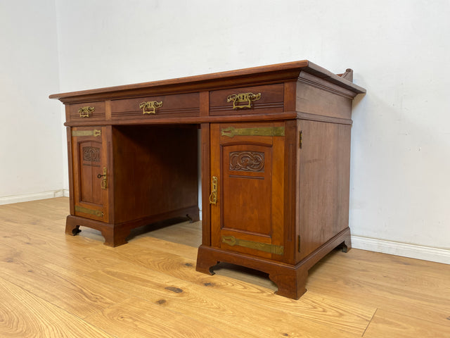 WMK Hochwertiger und gut erhaltener Vintage Schreibtisch aus vollem Holz im englischen Stil mit mit wunderschönen Messingbeschlägen # Desk Arbeitstisch Cheftisch Bürotisch Sekretär Regency Kolonial