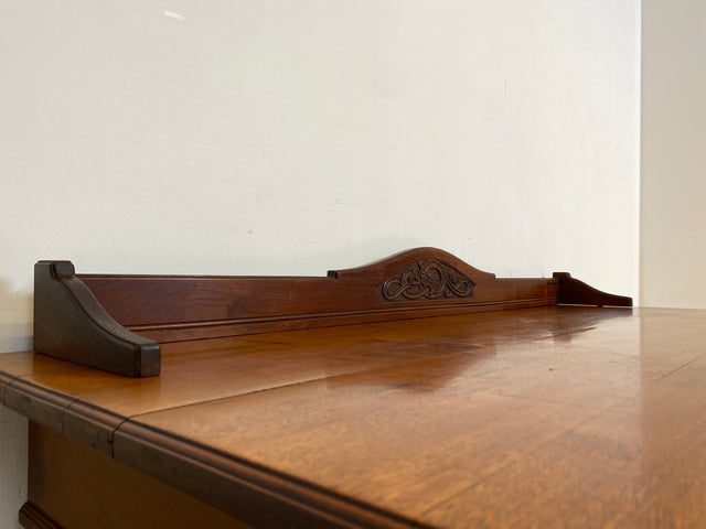 WMK Hochwertiger und gut erhaltener Vintage Schreibtisch aus vollem Holz im englischen Stil mit mit wunderschönen Messingbeschlägen # Desk Arbeitstisch Cheftisch Bürotisch Sekretär Regency Kolonial