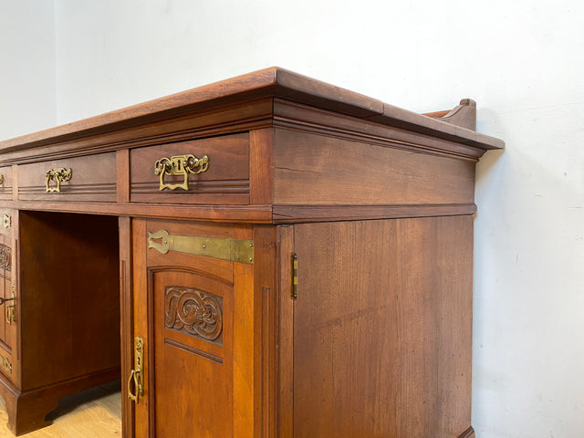 WMK Hochwertiger und gut erhaltener Vintage Schreibtisch aus vollem Holz im englischen Stil mit mit wunderschönen Messingbeschlägen # Desk Arbeitstisch Cheftisch Bürotisch Sekretär Regency Kolonial