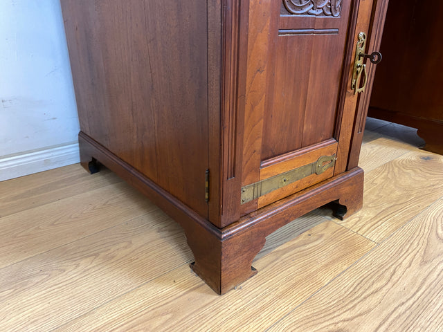 WMK Hochwertiger und gut erhaltener Vintage Schreibtisch aus vollem Holz im englischen Stil mit mit wunderschönen Messingbeschlägen # Desk Arbeitstisch Cheftisch Bürotisch Sekretär Regency Kolonial