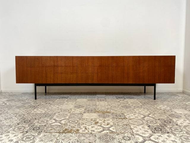 WMK Das Designer Highlight! Stilvolles 50er Jahre Designer Sideboard B40 in langer Ausführung (245cm) von Dieter Wäckerlin für Behr in Teakholz # Crendenza Anrichte TV-Lowboard Mid-Century Loft Teak