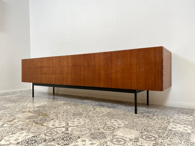 WMK Das Designer Highlight! Stilvolles 50er Jahre Designer Sideboard B40 in langer Ausführung (245cm) von Dieter Wäckerlin für Behr in Teakholz # Crendenza Anrichte TV-Lowboard Mid-Century Loft Teak