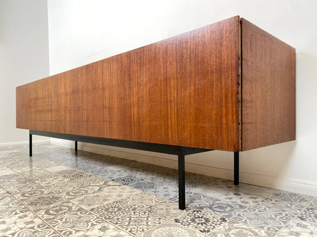 WMK Das Designer Highlight! Stilvolles 50er Jahre Designer Sideboard B40 in langer Ausführung (245cm) von Dieter Wäckerlin für Behr in Teakholz # Crendenza Anrichte TV-Lowboard Mid-Century Loft Teak