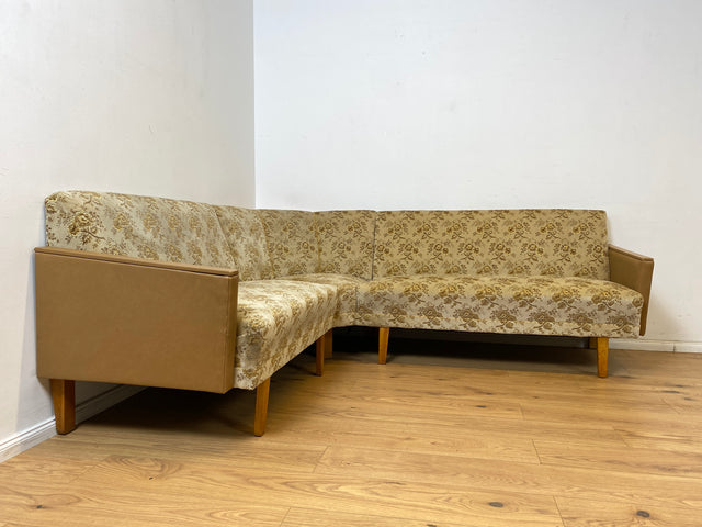 WMK Sehr hübsches und gut erhaltenes 60er Jahre Ecksofa mit schönem floralem Originalbezug und bequemen Federkernsitzen # Eckcouch Couch Sofa Sitzgarnitur Mid-Century Vintage Retro # Versand möglich