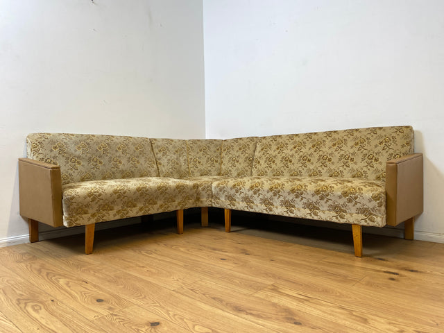 WMK Sehr hübsches und gut erhaltenes 60er Jahre Ecksofa mit schönem floralem Originalbezug und bequemen Federkernsitzen # Eckcouch Couch Sofa Sitzgarnitur Mid-Century Vintage Retro # Versand möglich