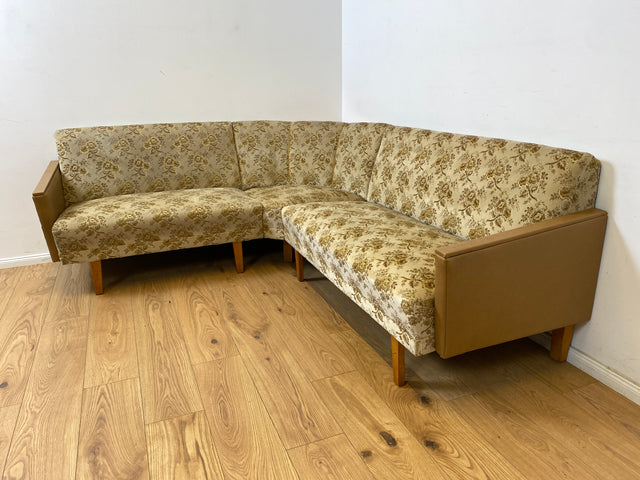 WMK Sehr hübsches und gut erhaltenes 60er Jahre Ecksofa mit schönem floralem Originalbezug und bequemen Federkernsitzen # Eckcouch Couch Sofa Sitzgarnitur Mid-Century Vintage Retro # Versand möglich