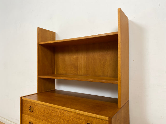 WMK Minimalistischer und gut erhaltener kleiner skandinavischer Bücherschrank mit Schubladen und formschönen Holzgriffen # Kommode Bücherregal Regal Schubladenkommode Mid-Century Vintage Danish Design