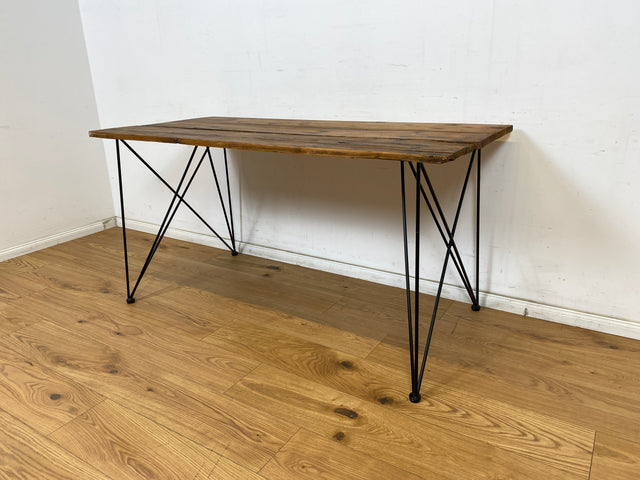 WMK Einzigartiger großer Esstisch mit Tischplatte aus alten Dielen auf schwarzem Metallgestell # Tisch Küchentisch Dining Table Holztisch Schreibtisch Desk Upcycling Vintage Hairpin Industrial Design