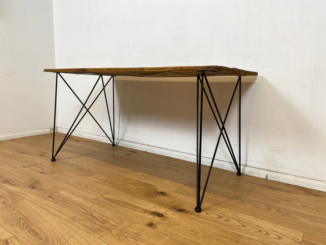 WMK Einzigartiger großer Esstisch mit Tischplatte aus alten Dielen auf schwarzem Metallgestell # Tisch Küchentisch Dining Table Holztisch Schreibtisch Desk Upcycling Vintage Hairpin Industrial Design