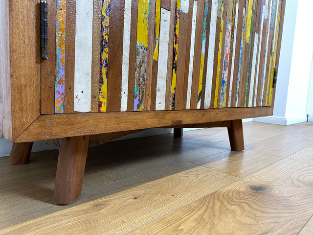 Boatwood by WMK # Besonders schöner Barschrank aus altem Bootsholz, ein handgefertigtes Unikat aus massivem Teakholz # Bar rote Barkommode Bartresen Tresen Hausbar Mini-Bar Weinregal Theke Bootsmöbel