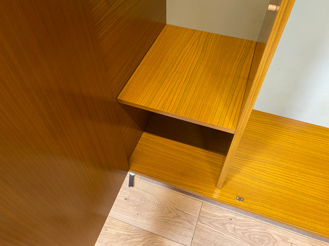 Kultiges modulares DDR Regalsystem Sybille aus 1968 mit Kleiderschrank & Vitrine