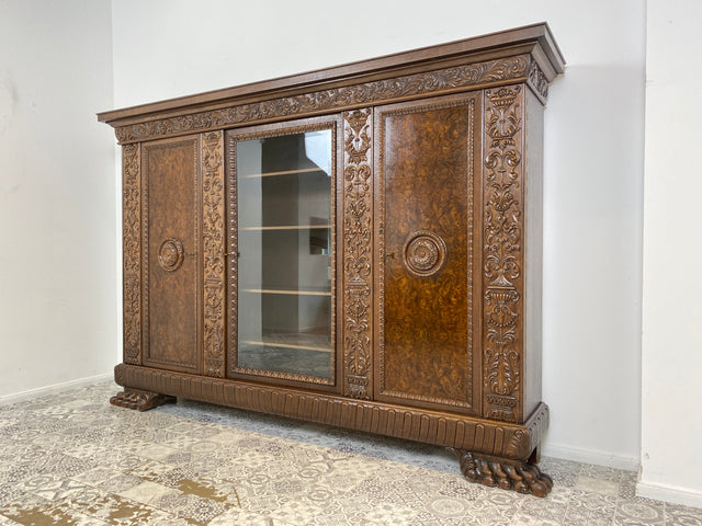 WMK Imposanter und sehr gut erhaltener antiker Bücherschrank aus Eiche mit Wurzelholz veredelt # Schrank Vitrine Büchervitrine Bücherregal Herrenzimmer Bibliothek Neorenaissance Gründerzeit Vintage