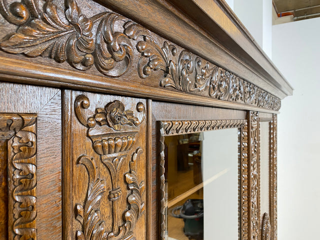 WMK Imposanter und sehr gut erhaltener antiker Bücherschrank aus Eiche mit Wurzelholz veredelt # Schrank Vitrine Büchervitrine Bücherregal Herrenzimmer Bibliothek Neorenaissance Gründerzeit Vintage