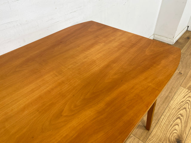 WMK Hübscher & sehr gut erhaltener Mid-Century Salontisch in freundlichem hellem Holz mit zeittypischen konischen Tischbeinen # Tisch Couchtisch Esstisch Küchentisch Holztisch Vintage Retro 50er 60er