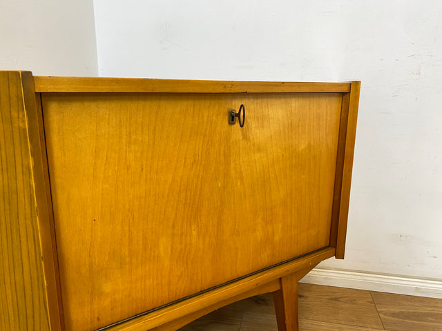 WMK Formschlichte und sehr geräumige helle Mid-Century Eckkommode aus 1965 von VEB Möbelfabrik Werdau # Eckschrank Kommode Schrank Wäschekommode DDR Vintage 50er 60er 3336/D Retro # Versand möglich