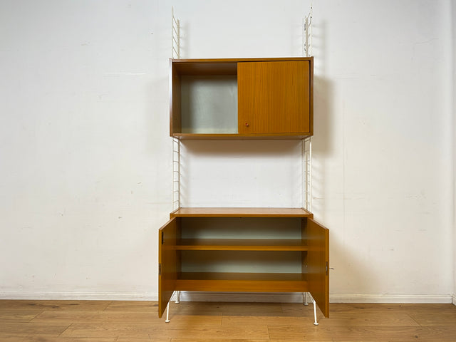 Kultiges modulares DDR Regalsystem Sybille aus 1968 mit weißen Regalleitern & Vitrine