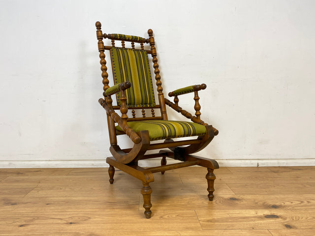 WMK Besonders schöner und sehr gut erhaltener skandinavischer antiker Schaukelstuhl aus gedrechseltem Vollholz Rahmen mit bodenschonender Federwippung # Stuhl Sessel Lesesessel Rocking Chair Vintage