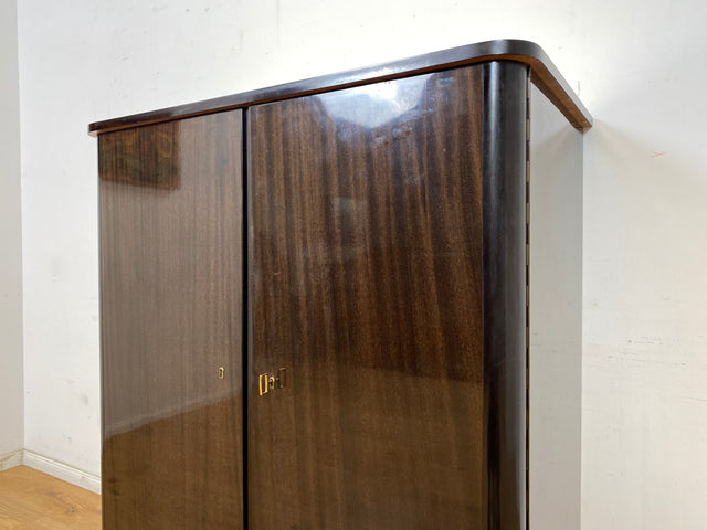 WMK Formschöner und sehr geräumiger Mid-Century Wäscheschrank mit Schubladen & Messingbeschlägen # Schrank Highboard Wäschekommode Highboard Kommode Flurschrank Garderobe Rockabilly Vintage 50er 60er