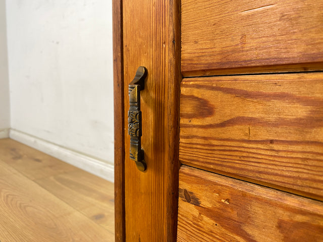 WMK 1/2 Sehr schöner Art deco Nachtschrank aus vollem Holz, mit Schubladen, original Messingbeschlägen und pflegeleichter Resopal Oberfläche # Nachtkommode Nachttisch Nachtschränkchen Kommode Vintage