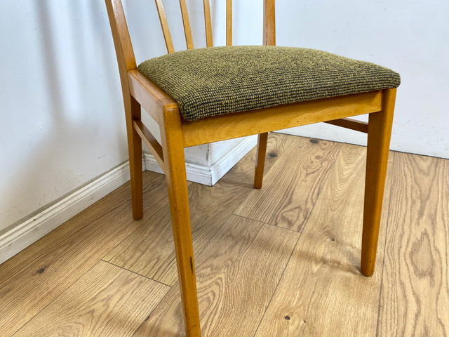 WMK Set aus 4 formschönen, bequemen und gut erhaltenen hellen 50er Jahre Sprossenstühle mit grünem Originalbezug # Stühle Küchenstühle Esszimmerstühle Holzstühle Dining Chairs Mid-Century Vintage 60er