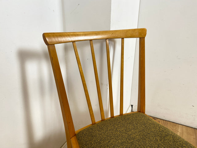 WMK Set aus 4 formschönen, bequemen und gut erhaltenen hellen 50er Jahre Sprossenstühle mit grünem Originalbezug # Stühle Küchenstühle Esszimmerstühle Holzstühle Dining Chairs Mid-Century Vintage 60er