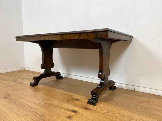 WMK Hochwertiger und gut erhaltener gustavianischer Esstisch, Vollholz in Birkenwurzel , Schweden um 1940, ausziehbar # Tisch Esszimmertisch Küchentisch Dining Table Esszimmer Jugenstil Antik Vintage