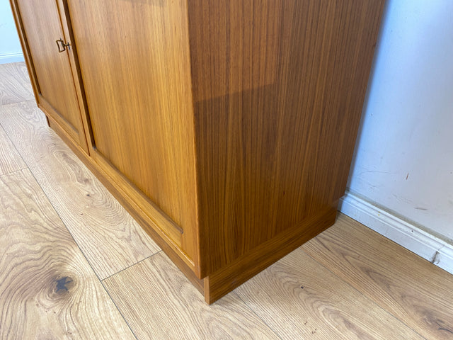 WMK Formschlichter und sehr gut erhaltener skandinavischer Bücherschrank aus 1970ern in Teakholz mit Schubladen & verstellbaren Regalböden # Regal Bücherregal Highboard Kommode Danish Design Vintage