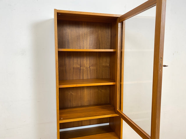 WMK Formschlichte und sehr gut erhaltene skandinavische Vitrine aus 1970er Jahren mit Schubladen und formschönen Holzgriffen # Bücherschrank Büchervitrine Regal Highboard Kommode Danish Design Vintage