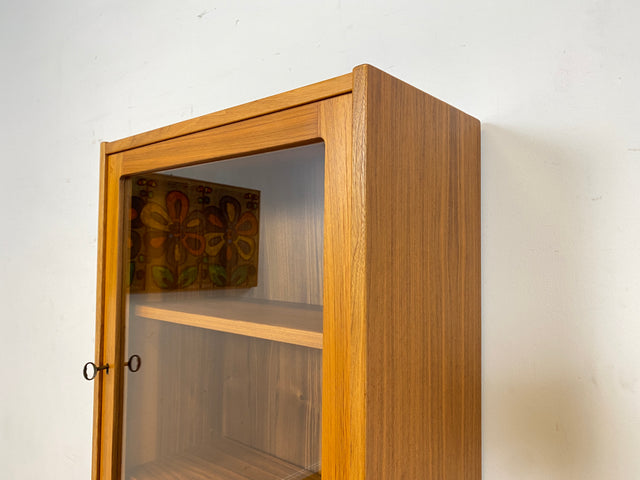 WMK Formschlichte und sehr gut erhaltene skandinavische Vitrine aus 1970er Jahren mit Schubladen und formschönen Holzgriffen # Bücherschrank Büchervitrine Regal Highboard Kommode Danish Design Vintage