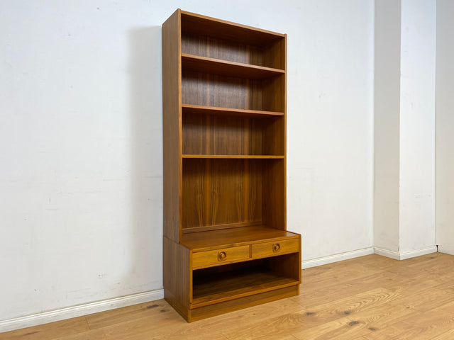 WMK Stilvoller und sehr gut erhaltener skandinavischer Bücherschrank aus 1970er Jahren mit Schubladen und formschönen Holzgriffen # Bücherregal Büchervitrine Regal TV-Lowboard Danish Design Vintage