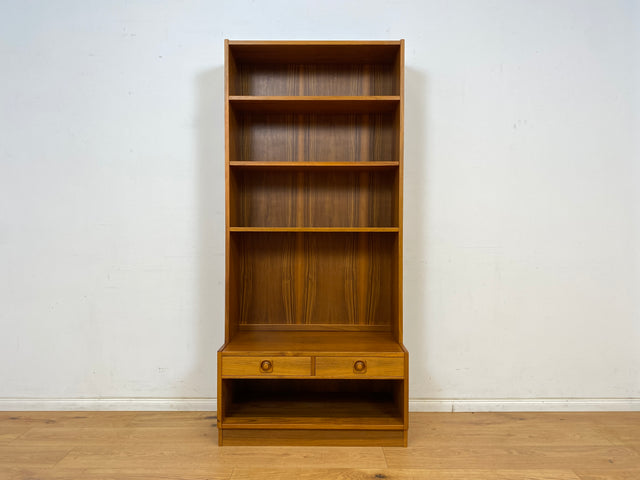 WMK Stilvoller und sehr gut erhaltener skandinavischer Bücherschrank aus 1970er Jahren mit Schubladen und formschönen Holzgriffen # Bücherregal Büchervitrine Regal TV-Lowboard Danish Design Vintage