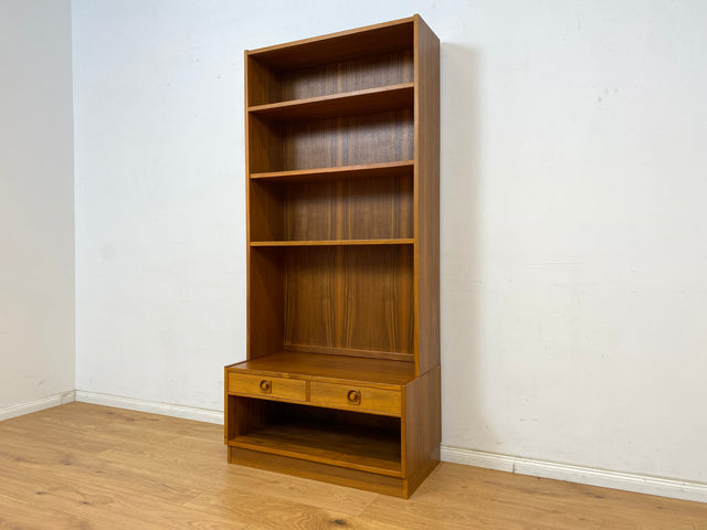 WMK Stilvoller und sehr gut erhaltener skandinavischer Bücherschrank aus 1970er Jahren mit Schubladen und formschönen Holzgriffen # Bücherregal Büchervitrine Regal TV-Lowboard Danish Design Vintage