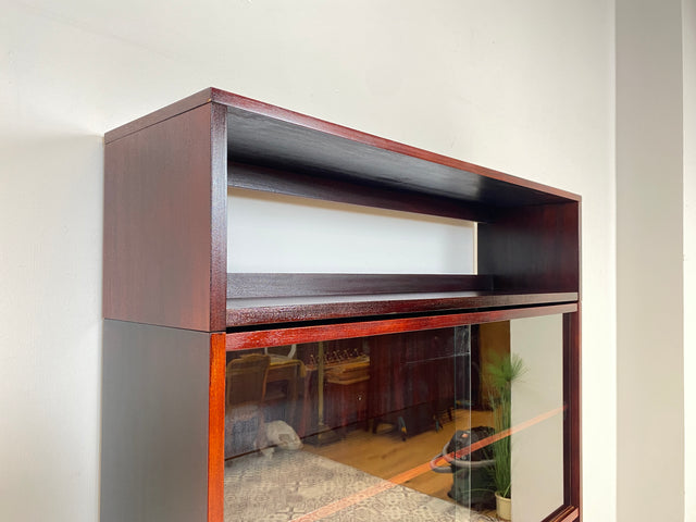 WMK Besonders schöner & gut erhaltener Mid-Century Vitrinenschrank mit Glasschiebetüren & Schubladen, Vollholz, 1961 # Vitrine Highboard Bücherschrank Bücherregal Sideboard Kommode Vintage 50er 60er