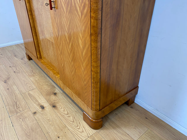 Besonders schöner 50erJahre Kleiderschrank aus vollem Holz mit sehr guter Aufteilung I Schrank Schlafzimmerschrank Wäscheschrank Wardrobe Mid-Century Vintage 60er Retro I