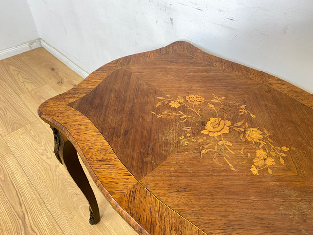 WMK Vornehmer und sehr gut erhaltener dänischer Stilmöbel Couchtisch mit feinen Intarsien und edlen Messingbeschlägen # Wohnzimmertisch Coffee Table Beistelltisch Salontisch Rokoko Barock Vintage