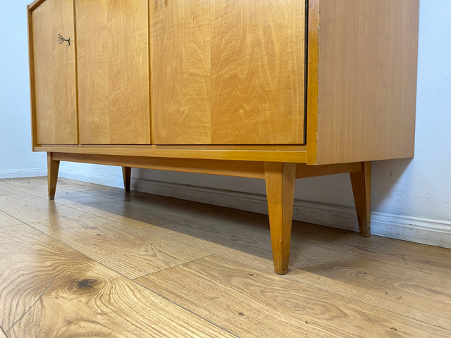 WMK I Versand 85€ I Stilvolles helles Mid-Century Sideboard aus 1965 von VEB Südthüringer Möbelwerken Themar I Kommode Schrank Anrichte TV Bank Lowboard Cabinet 60er Vintage DDR Berlin Bochum Leipzig