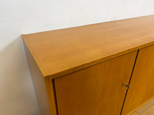 WMK I Versand 85€ I Stilvolles helles Mid-Century Sideboard aus 1965 von VEB Südthüringer Möbelwerken Themar I Kommode Schrank Anrichte TV Bank Lowboard Cabinet 60er Vintage DDR Berlin Bochum Leipzig