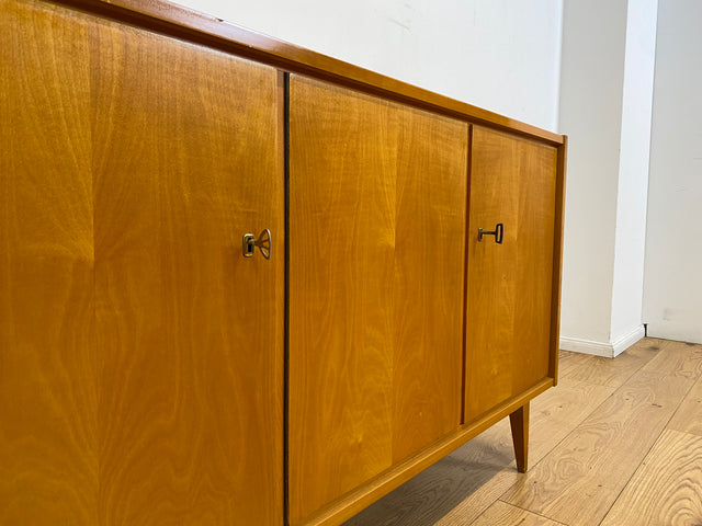 WMK I Versand 85€ I Stilvolles helles Mid-Century Sideboard aus 1965 von VEB Südthüringer Möbelwerken Themar I Kommode Schrank Anrichte TV Bank Lowboard Cabinet 60er Vintage DDR Berlin Bochum Leipzig