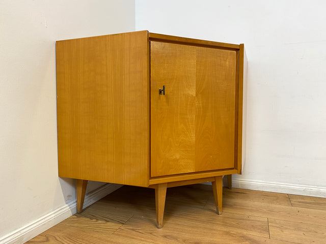 WMK I Versand 85€ I Stilvolle helle Mid-Century Eck Kommode aus 1965 von VEB Südthüringer Möbelwerken I Kommode Schrank Anrichte TV Bank Lowboard Cabinet 60er Vintage DDR Berlin Regensburg Heidelberg