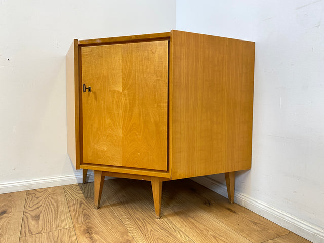 WMK I Versand 85€ I Stilvolle helle Mid-Century Eck Kommode aus 1965 von VEB Südthüringer Möbelwerken I Kommode Schrank Anrichte TV Bank Lowboard Cabinet 60er Vintage DDR Berlin Regensburg Heidelberg