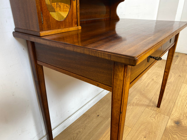 WMK Eleganter und sehr gut erhaltener kleiner antiker Schreibtisch aus vollem Holz in Mahagoni mit hübschen Intarsien # Arbeitstisch Lady Sekretär Schminktisch Frisiertisch Desk Vintage Jugendstil