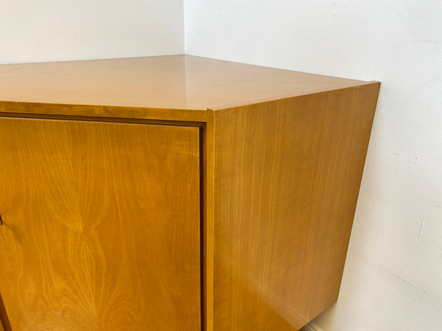 WMK I Versand 85€ I Stilvolle helle Mid-Century Eck Kommode aus 1965 von VEB Südthüringer Möbelwerken I Kommode Schrank Anrichte TV Bank Lowboard Cabinet 60er Vintage DDR Berlin Regensburg Heidelberg