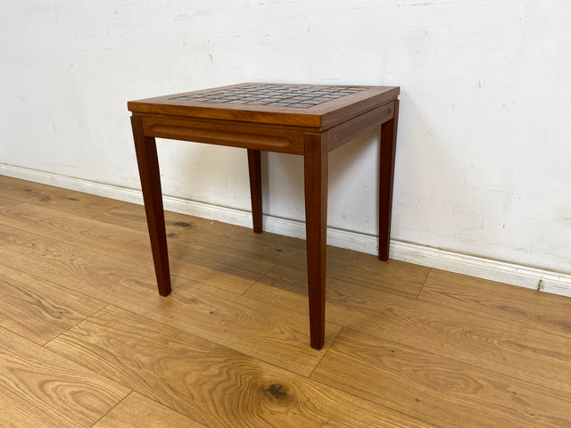 WMK Schöner und sehr gut erhaltener skandinavischer Couchtisch aus Teakholz mit schonenden Fliesen # Tisch Wohnzimmertisch Beistelltisch Fliesentisch Sofatisch Coffe table Vintage Mid-Century Teak