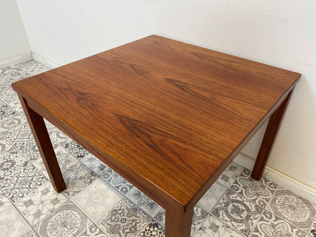 WMK Stilvoller und sehr gut erhaltener skandinavischer Couchtisch im Teakholz - Wohnzimmertisch Beistelltisch Teak Coffee Table Danish Design Mid-Century Vintage 60er - Lieferung möglich