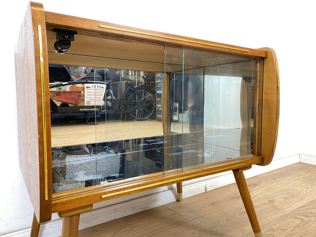 WMK Formschöne kleine Mid-Century Barkommode innen verspiegelt, mit zeittypischen konischen Füßen und Glasschiebetüren # Bar Barschrank Mini-Bar Hausbar Kommode Vitrine Rockabilly Vintage 50er 60er