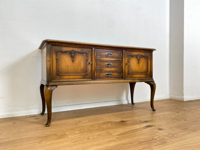 WMK Schönes, hochwertiges und gut erhaltenes 60er Jahre Chippendale Sideboard aus vollem Holz mit Schubladen # Kommode Schrank TV-Lowboard Fernsehkommode Wäschekommode Vintage Barock Rokoko Stilmöbel